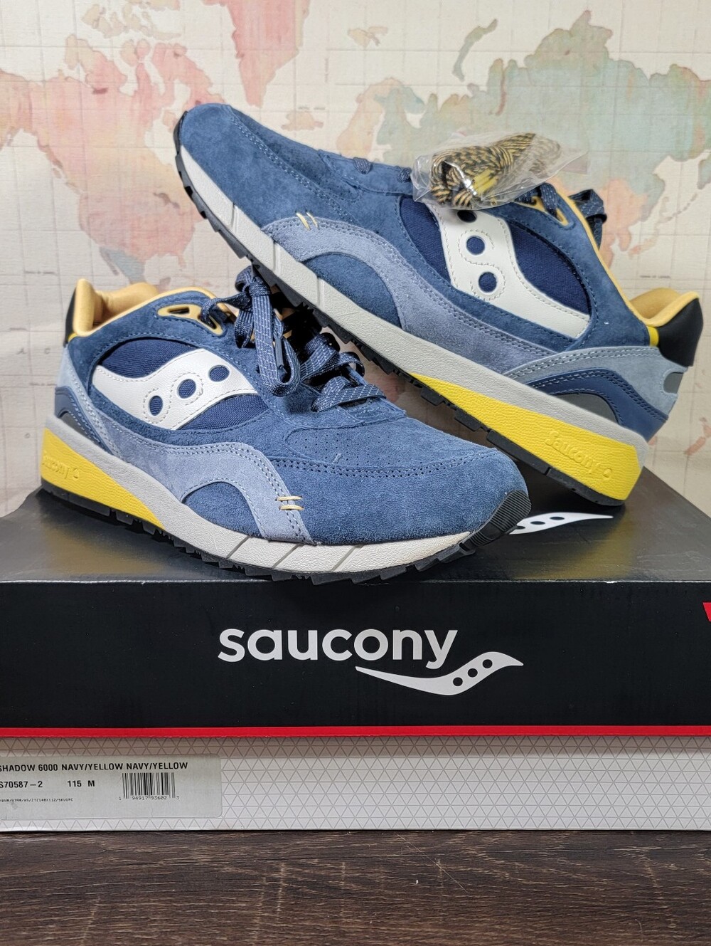 BRAND NEW Saucony Shadow 6000 Navy Yellow Men's Size 11.5